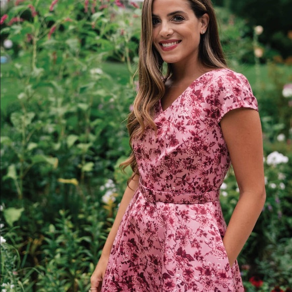 NWT Gal Meets Glam Elle Rose Floral Belted Dress 0 - Picture 4 of 13